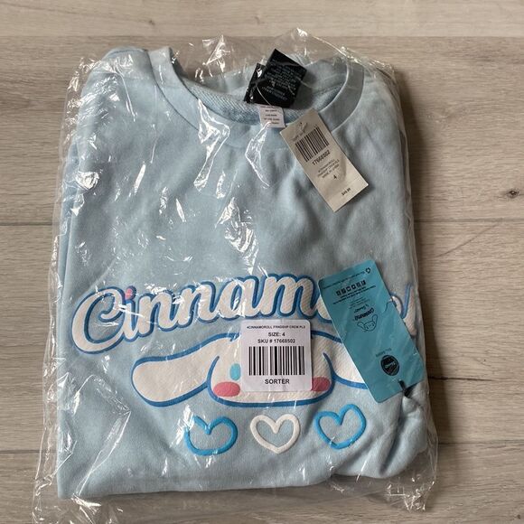 Hot Topic Cinnamoroll Pastel Blue Heart Sweatshirt Plus Size 4 NWT IN PACKAGING - Picture 3 of 5